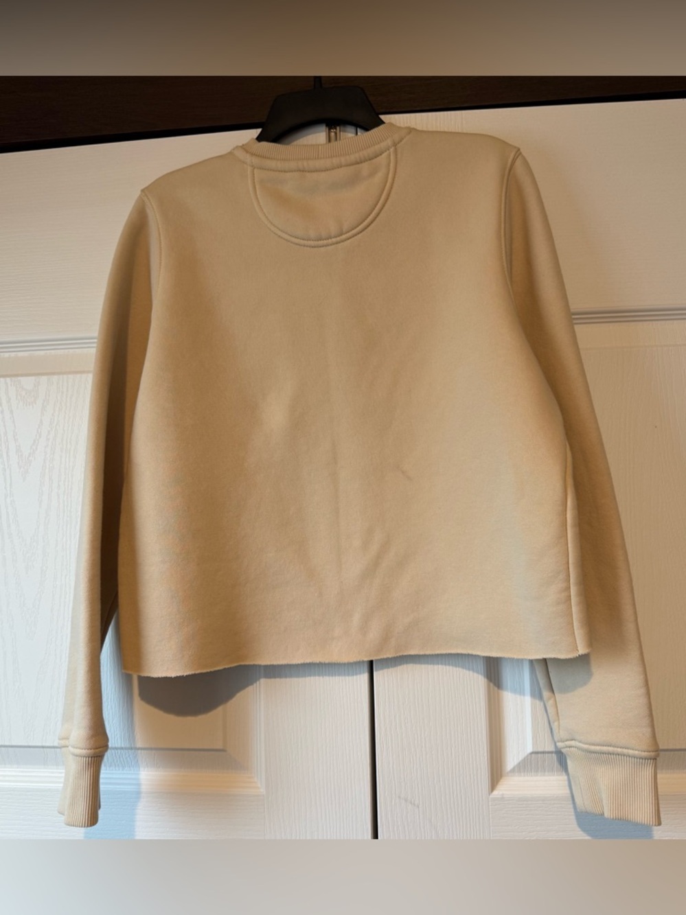 Carhartt Women’s Relaxed Fit Cropped Sweatshirt Size Medium 8-10 soft yellow - Picture 2 of 8